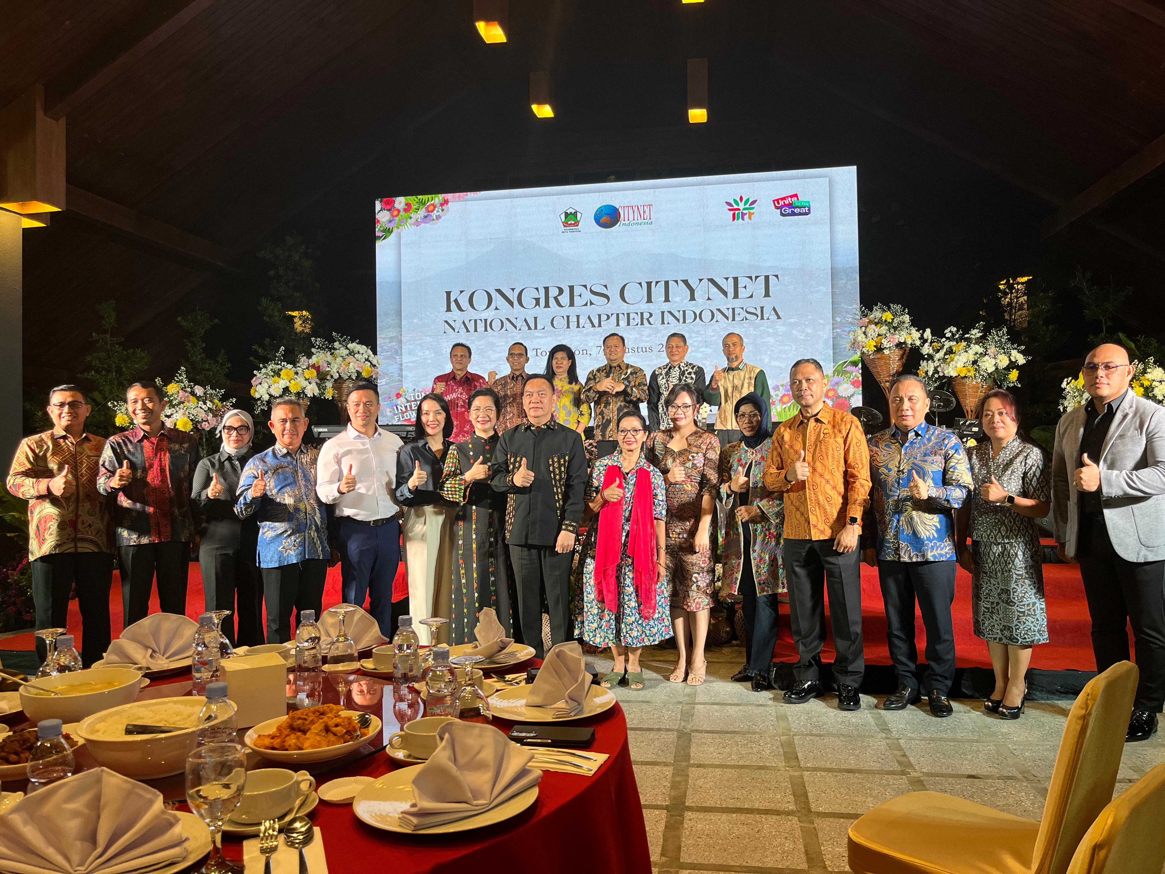SOLID: Peserta Kongres CityNet National Chapter Indonesia (NCI) sepakat memilih Wali Kota Tomohon Caroll Senduk sebagai pemimpin yang baru. Dok istimewa