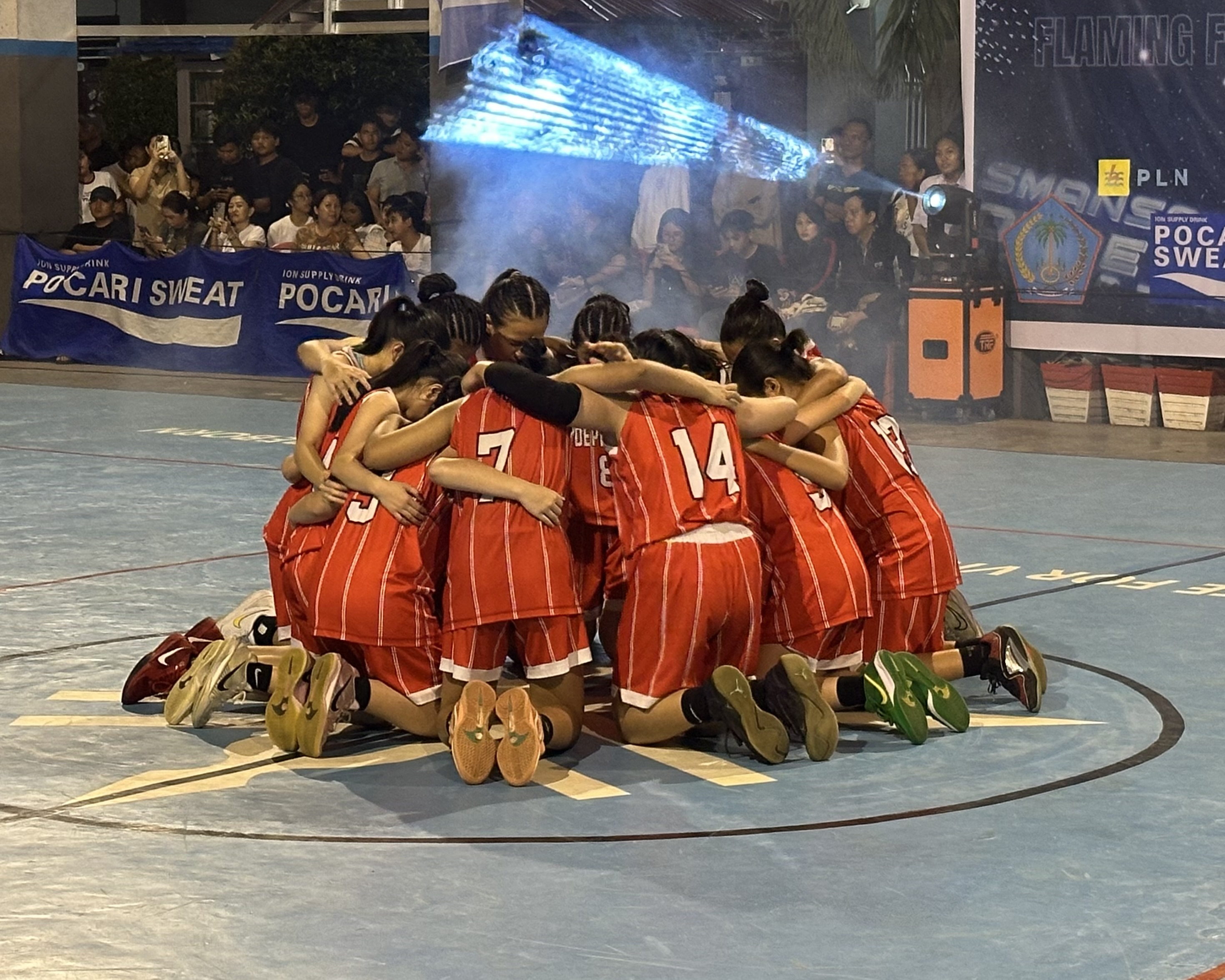 Tim basket putri SMA MIS berhasil menjuarai Smansa Cup 2025
