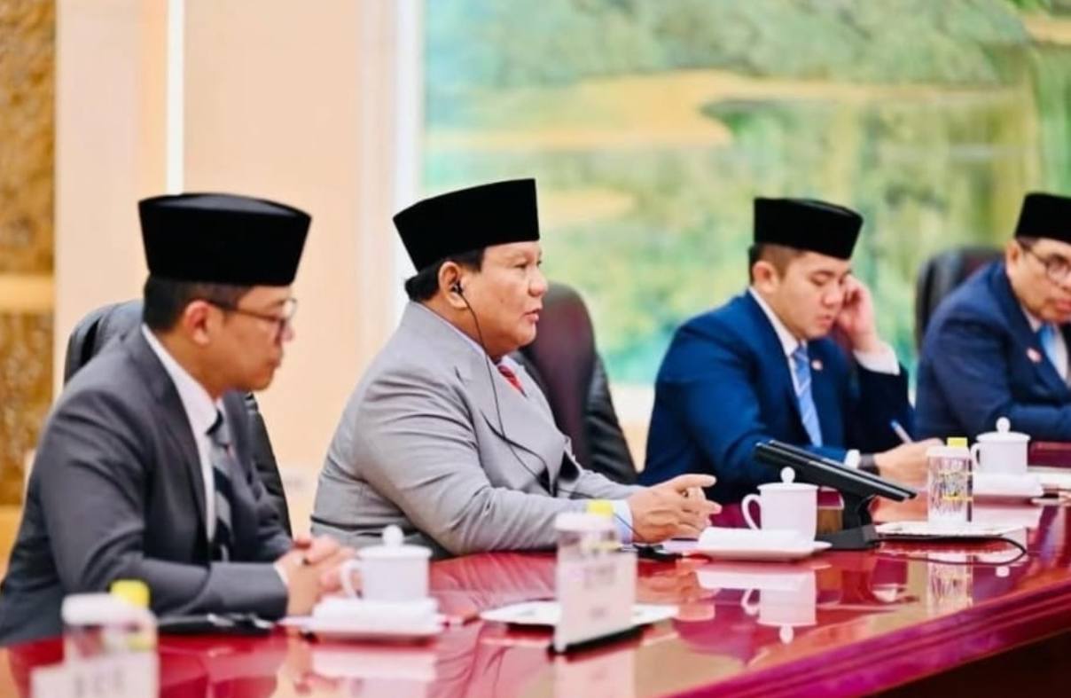 Seskab Teddy ungkap Presiden Prabowo langsung kembali ke Indonesia usai menyelesaikan agenda lawatannya ke China. (Instagram/sekretariat.kabinet)