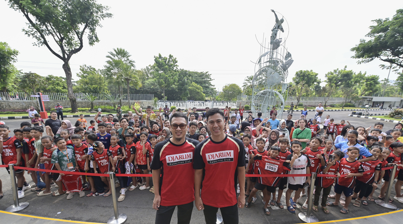Bakti Olahraga Djarum Foundation bersama PB Djarum memberikan penghargaan kepada Mohammad Ahsan dan Shesar Hiren Rustavito yang resmi masuk dalam Hall of Fame PB Djarum