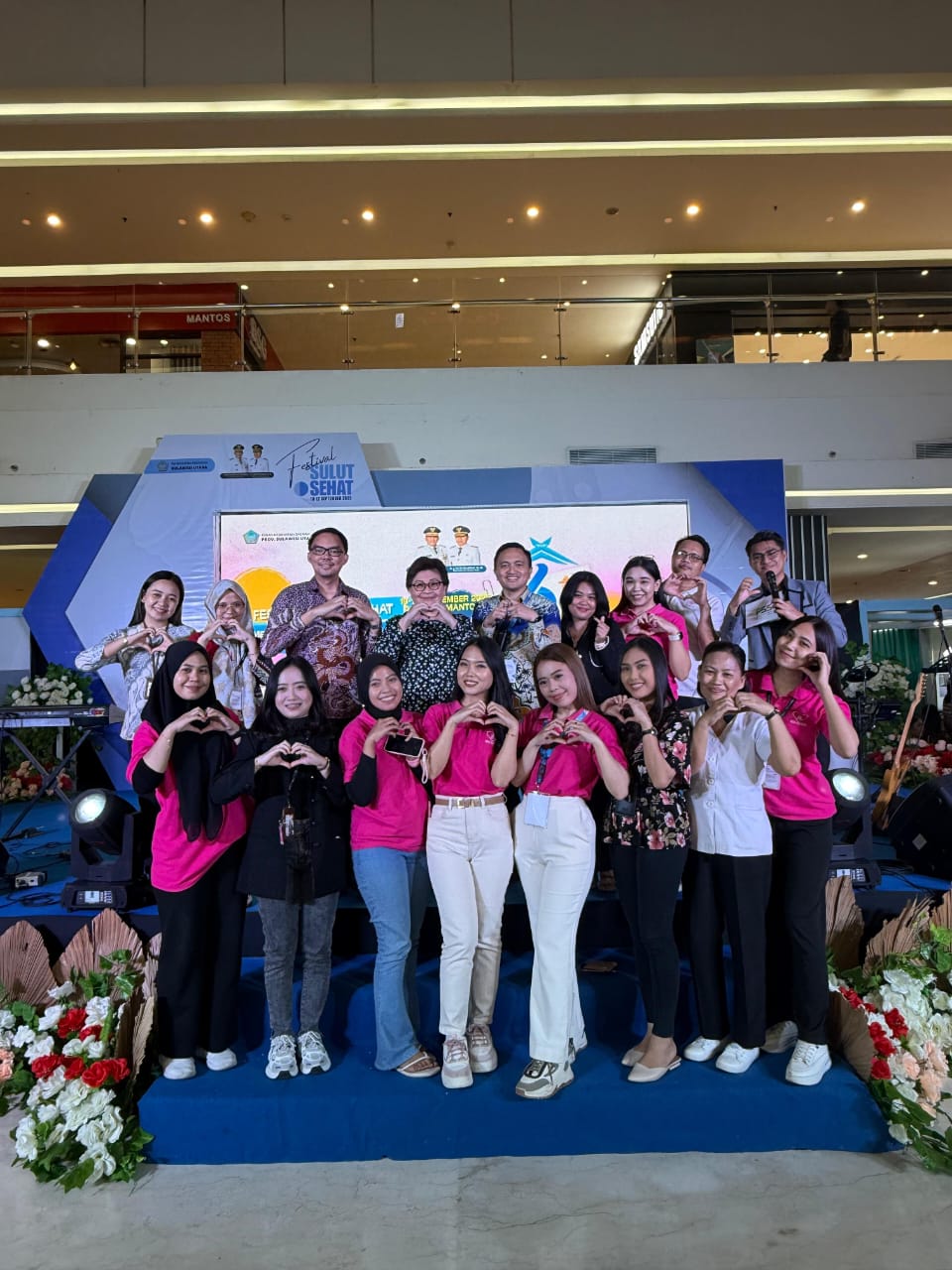 Jajaran RSIA Kirana Manado di Sela Festival Sulut Sehat.