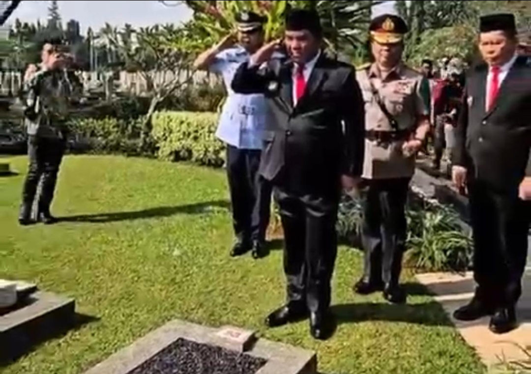 Peringati HUT ke-61 Provinsi, Gubernur Yulius Ziarah ke Makam Willy Lasut, Tumbelaka, Mantik, dan Baramuli di Kalibata