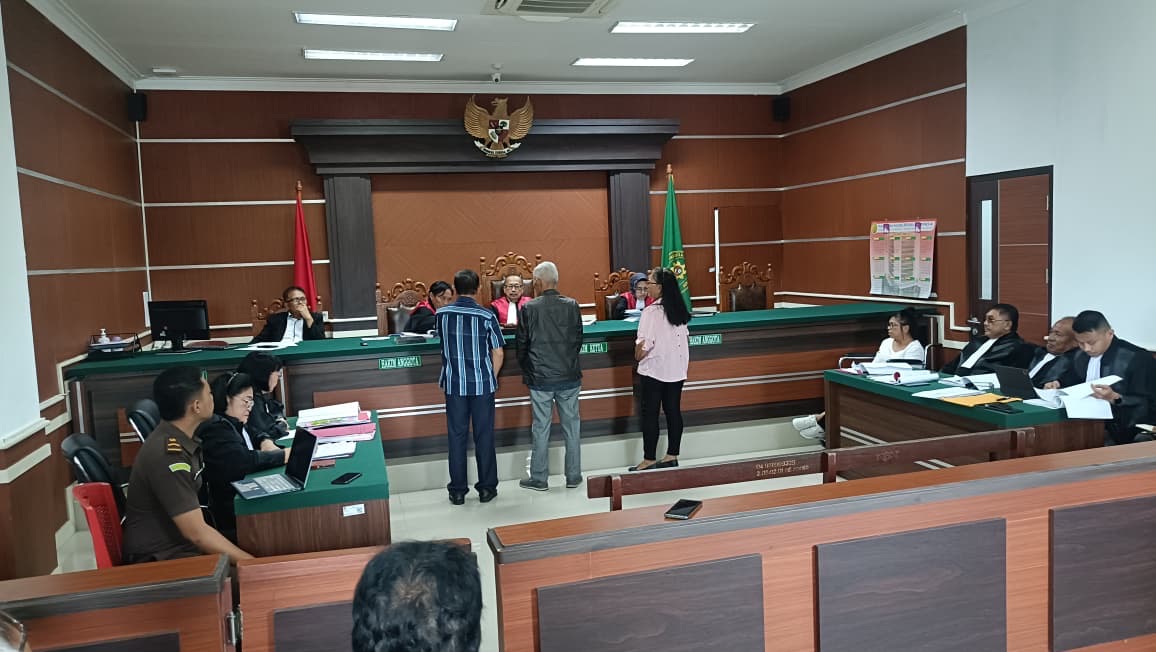 Sidang berlangsung di ruang Prof. Dr. Wirjono Prodjodikoro, S.H., dan menghadirkan tiga orang saksi