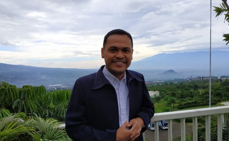 Dr. Herwin Mopangga Dosen Fakultas Ekonomi dan Bisnis Universitas Negeri Gorontalo Ekonom Kementerian Keuangan Provinsi Gorontalo