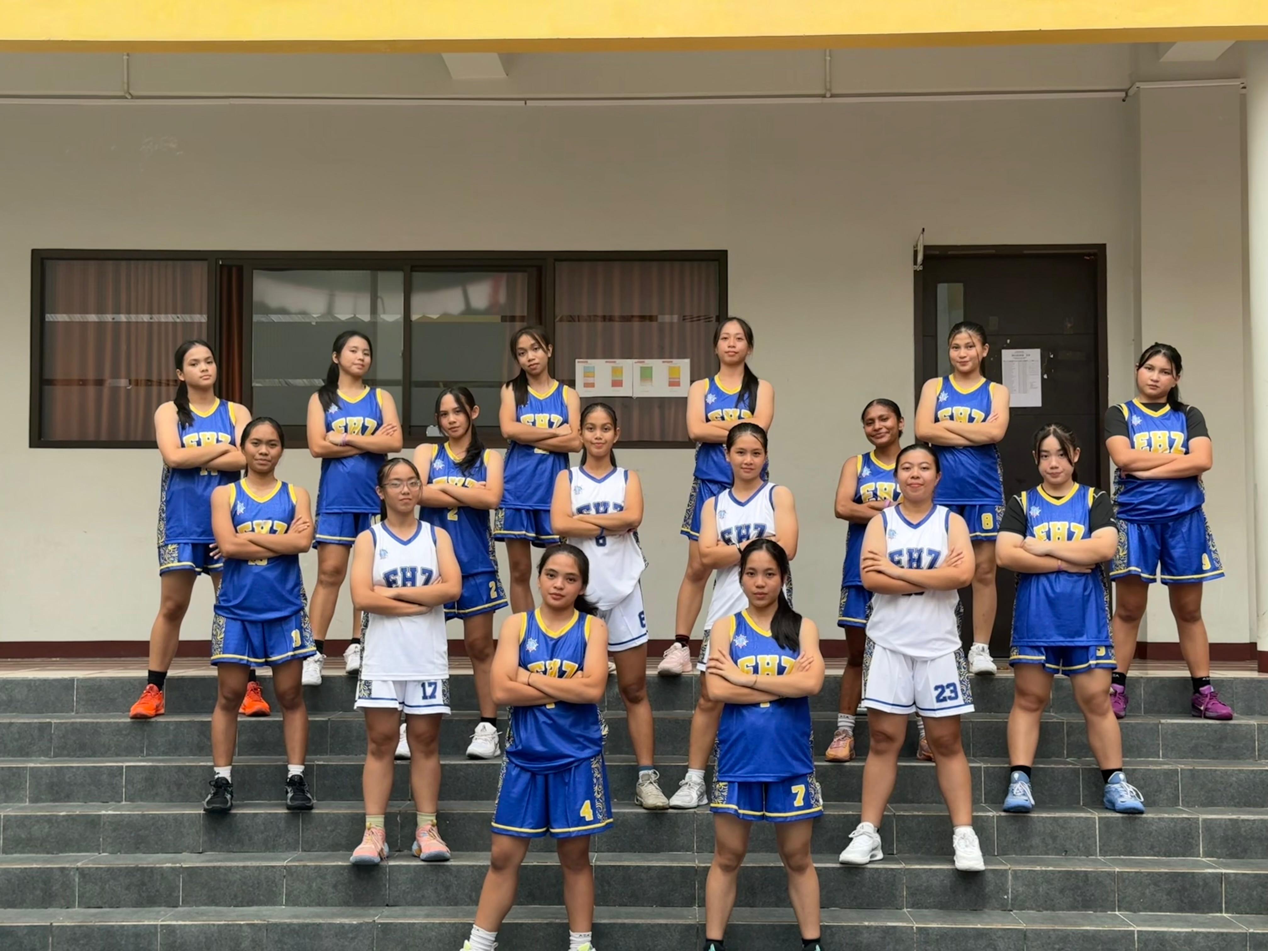 Tim Basket Putri SMA Kr. Eben Haezar Manado yang akan berlaga dalam 5 on 5 Competition Honda DBL with Kopi Good Day 2025 North Sulawesi