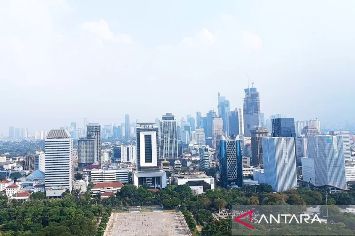 Salah satu sudut DKI Jakarta dengan cuaca cerah berawan.
