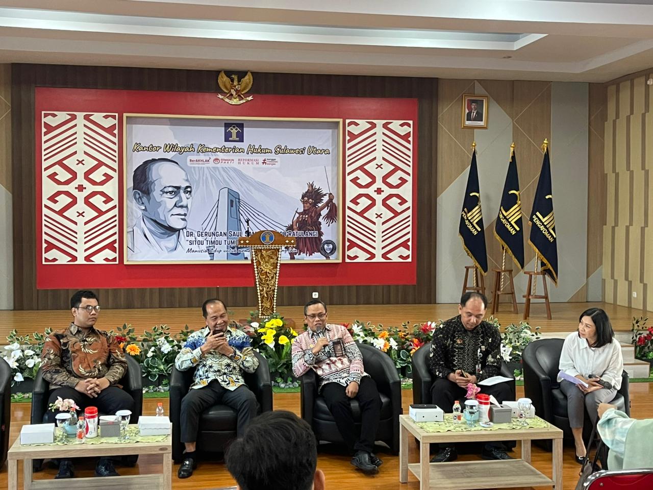 Narasumber Dialog interaktif bertema Kolaborasi Pelindungan Warisan Budaya dan Kekayaan Intelektual Komunal (KIK).