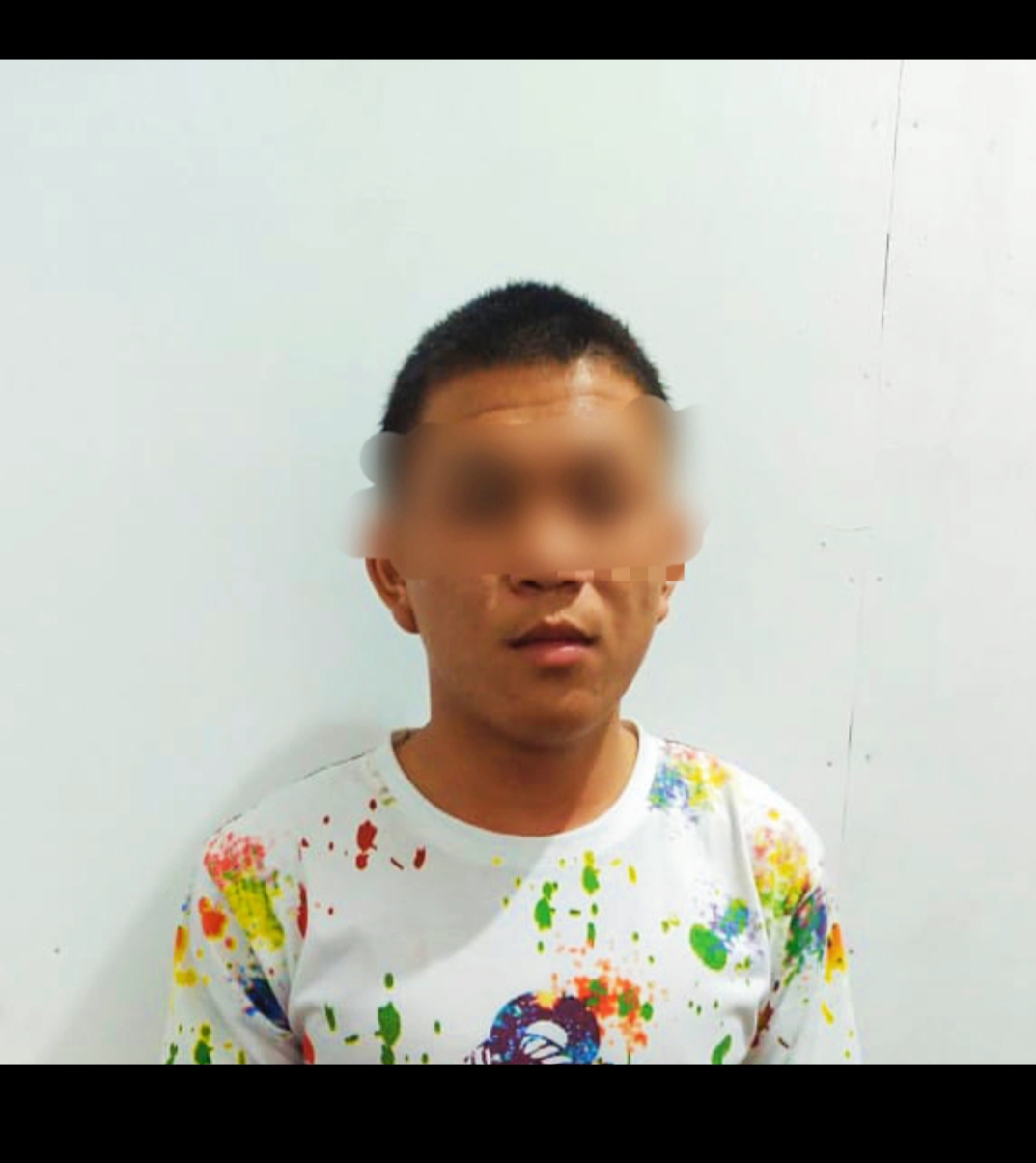 Tersangka pelaku pencurian barang adat berinisial KR dibekuk polisi. Dok istimewa