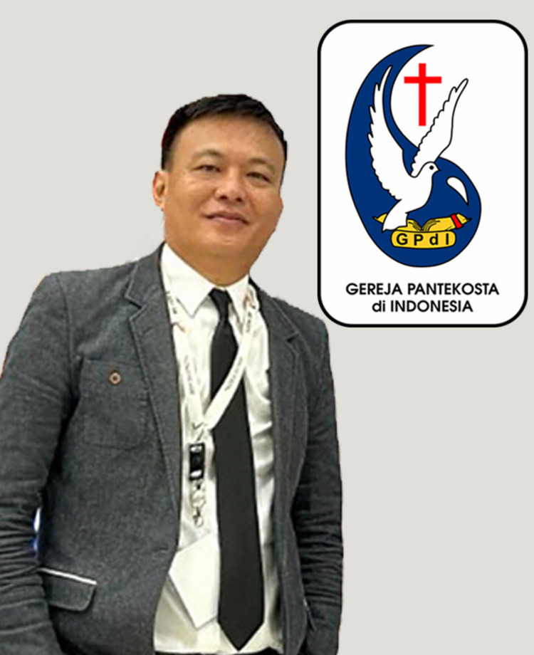 Gembala GPdI Petra Perum Griyatama Wori.