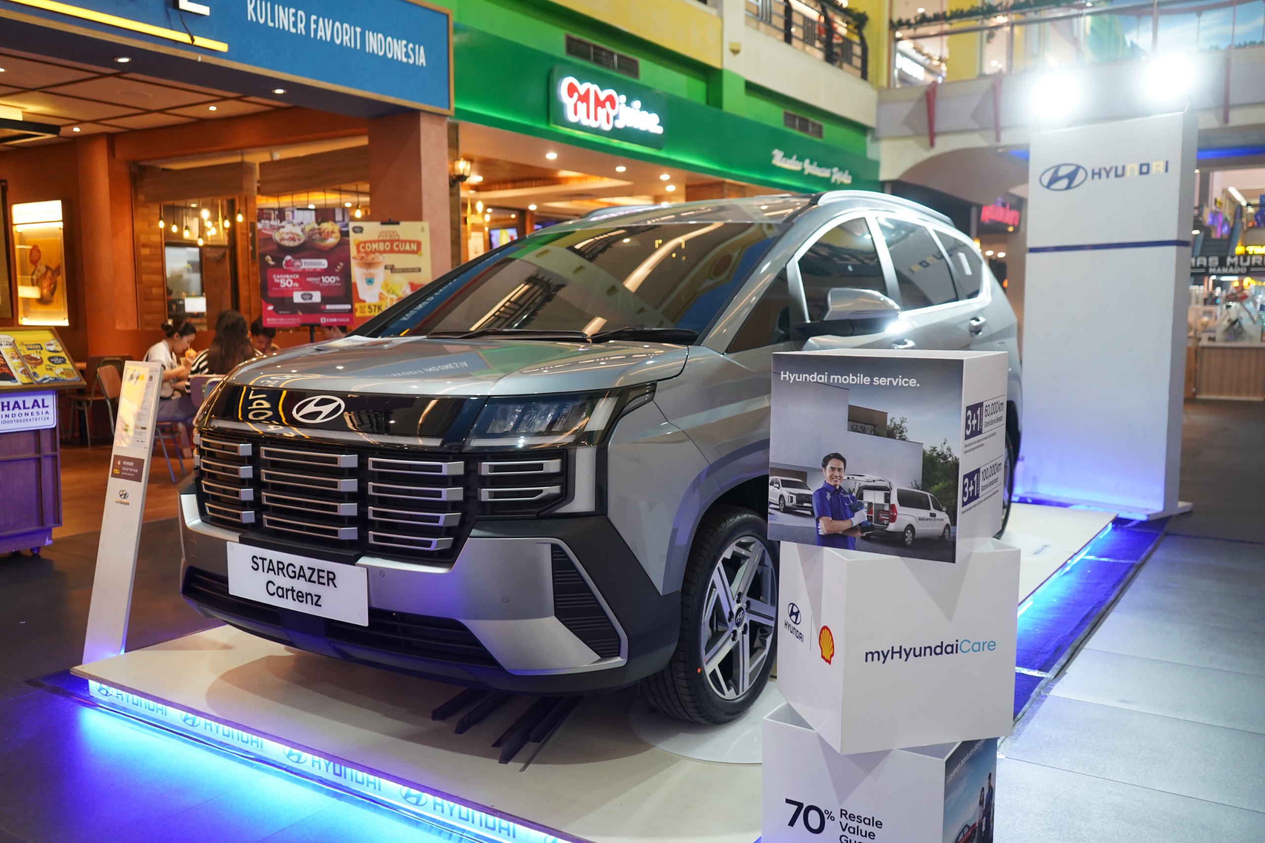 Pengunjung Mantos 1 dapat melihat langsung Hyundai Stargazer Cartenz Prime lengkap dengan teknologi BlueLink dan layanan purna jual myHyundaiCare di area pameran.