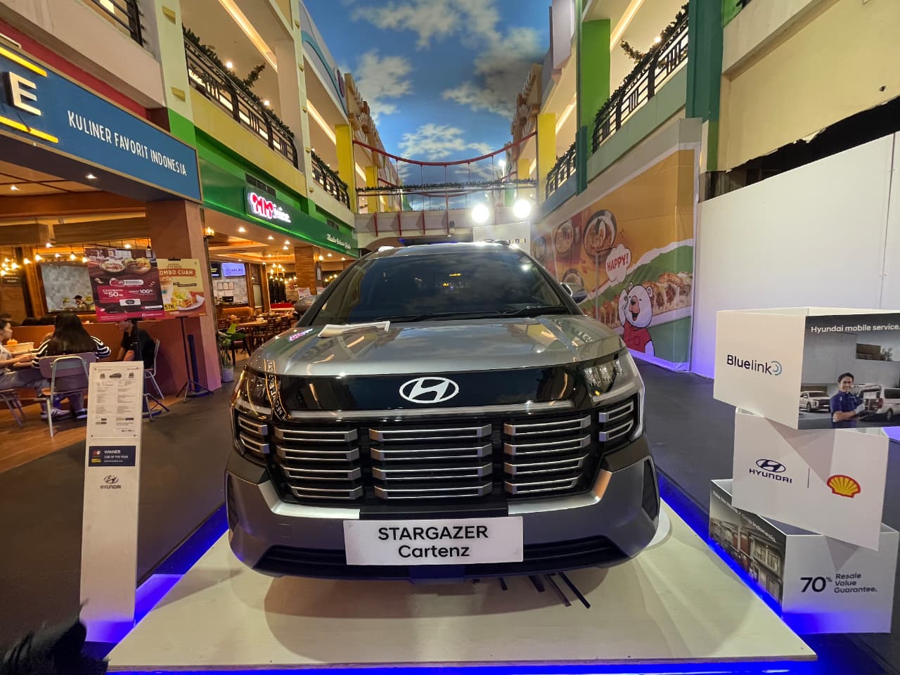 Hyundai Stargazer Cartenz Prime di Atrium 1 Mantos, menonjolkan desain baru yang lebih berani dan fitur keselamatan modern.