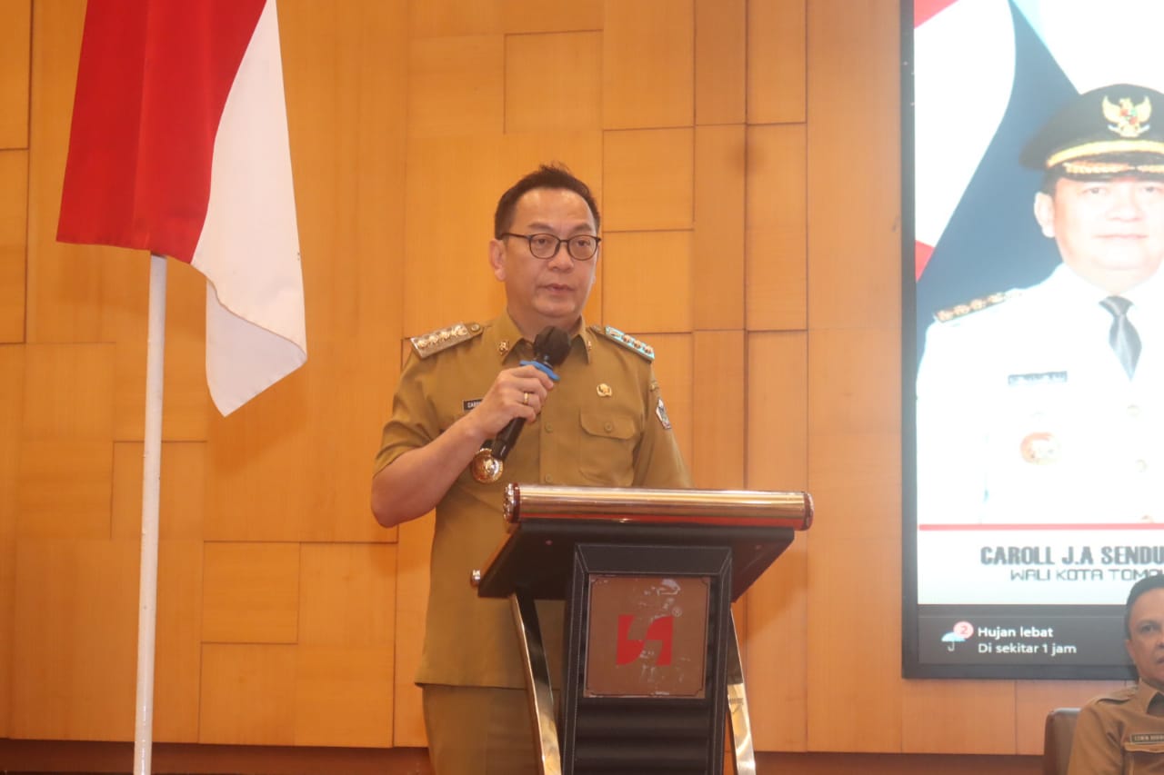 SAMPAIKAN PESAN: Caroll Senduk SH saat memberi arahan di gelaran Sosialisasi Permendagri Nomor 14 Tahun 2025 tentang Pedoman Penyusunan APBD Tahun 2026. Dok istimewa