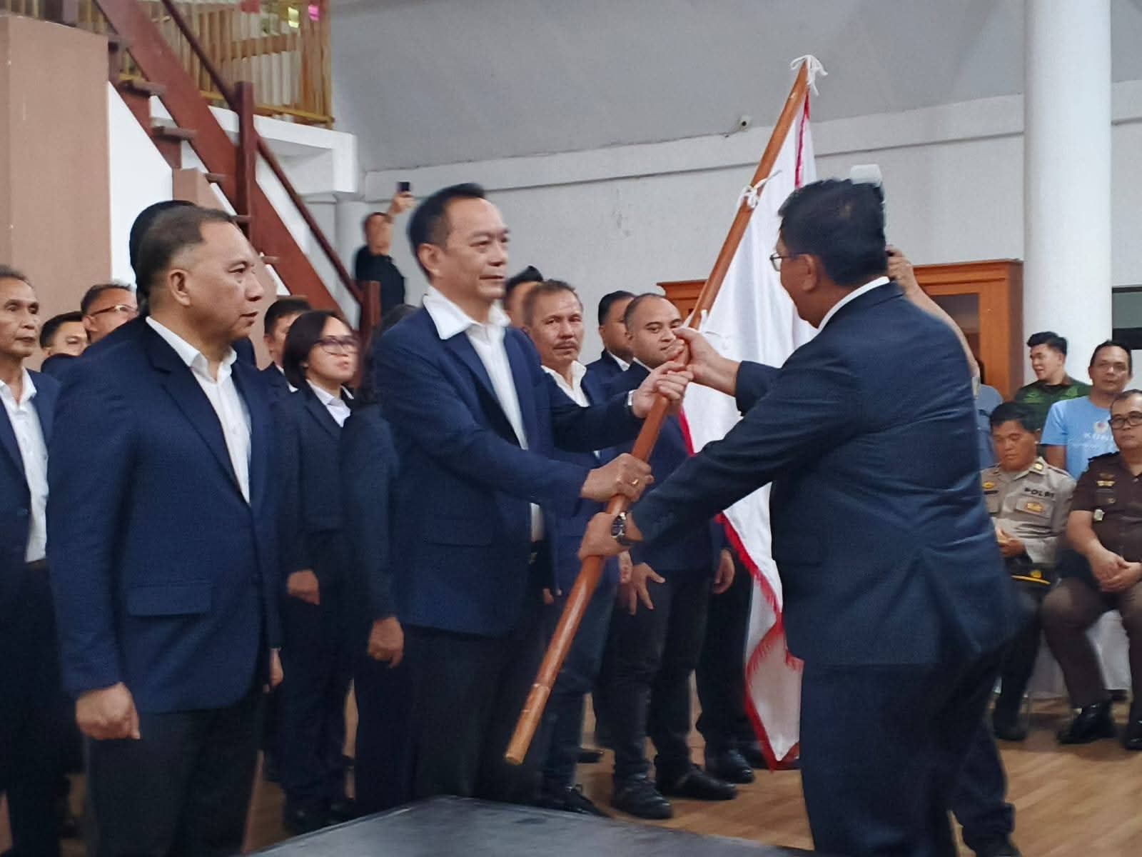 Wali Kota Tomohon Caroll Senduk SH kembali didapuk jadi Ketua Umum KONI Tomohon Periode 2025-2029. Dok istimewa