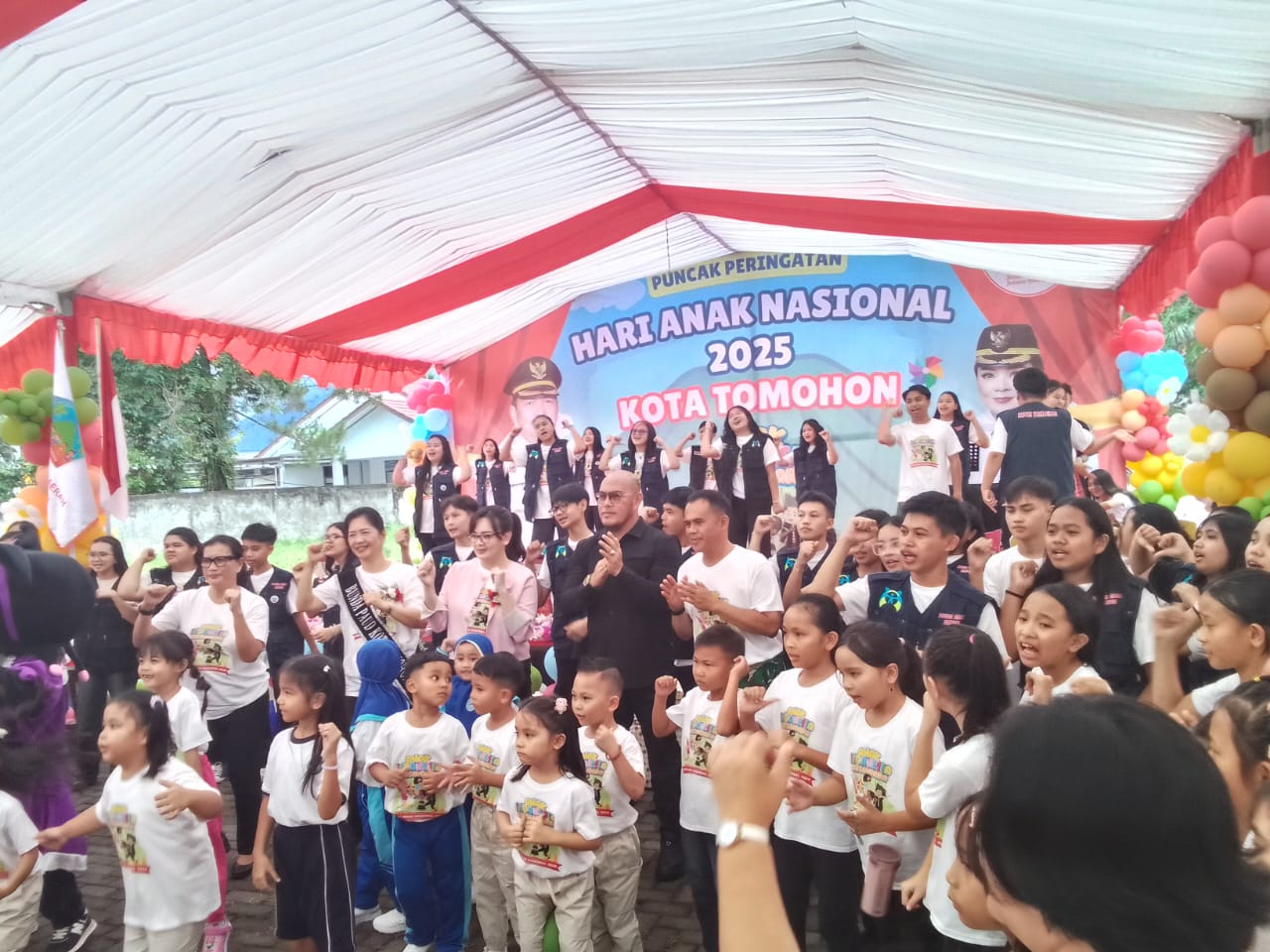 GEMBIRA: Suasana pelaksanaan Peringatan Hari Anak Nasional Indonesia Tahun 2025 di lingkungan Pemkot Tomohon, turut dihadiri  Kasdim 1302/Minahasa Mayor Inf Daeng Pasaka. Dok istimewa