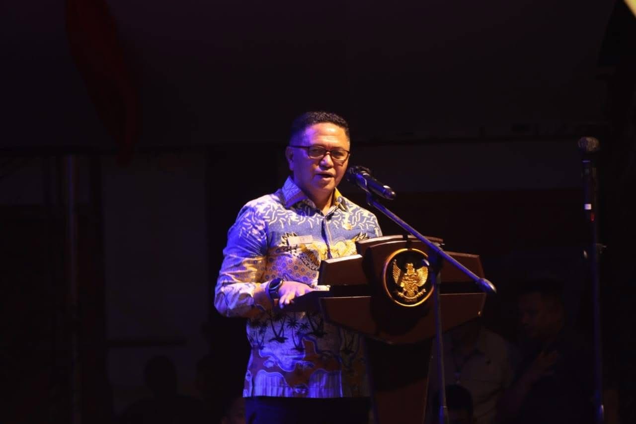 Sekwan Sulut Niklas Silangen mewakili Gubernur Sulut Yulius Selvanus membuka Festival Budaya Sangihe Tahun 2025.