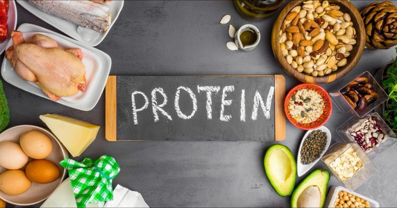 Terungkap! Teknik baru ini bikin prediksi protein makin akurat berkat informasi kecil yang selama ini terlupakan!