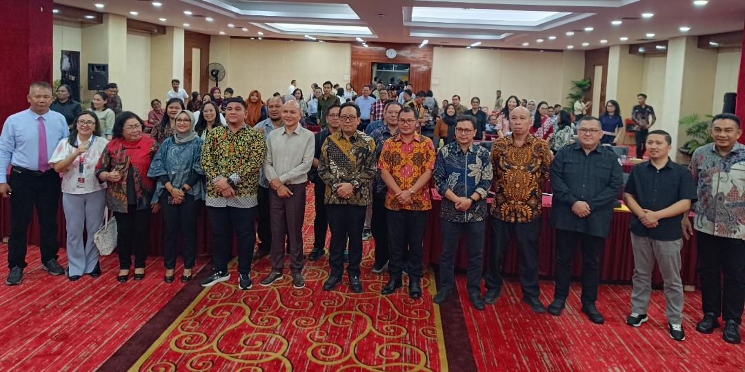 Fisip Unsrat Manado menggelar Seminar Nasional: Integritas Penyelenggara Pemilu dan Masa Depan Demokrasi Indonesia.