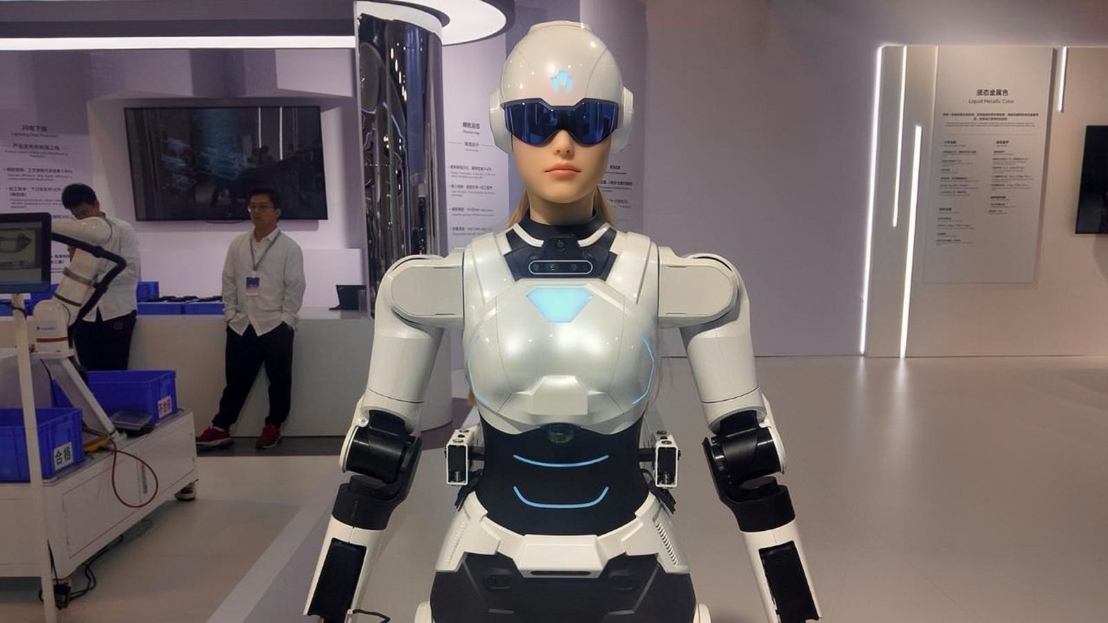 Robot Humanoid Mulai Kerja di Mal China &mdash; Masa Depan Sudah Dimulai!
