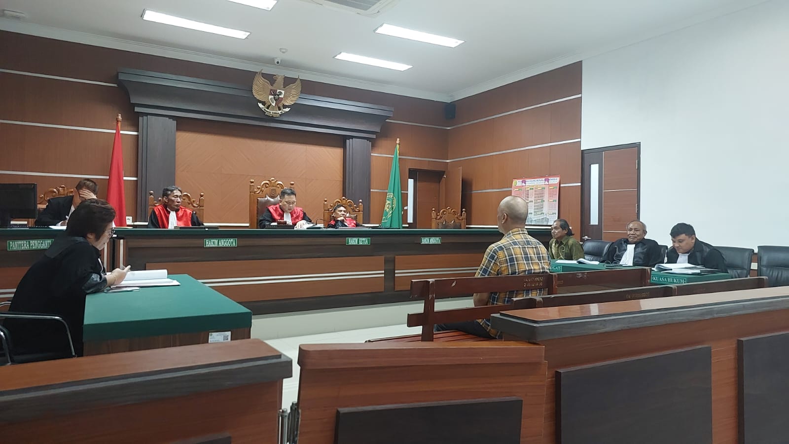 Sidang perkara nomor 242/Pid.B/2025/PN.Mnd terkait dugaan penyerobotan tanah, Selasa (18/11/2025)