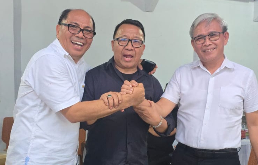Dari kiri Pdt Adolf Wenas, Pdt Lucky Rumopa,  dan Pdt Yani Rende