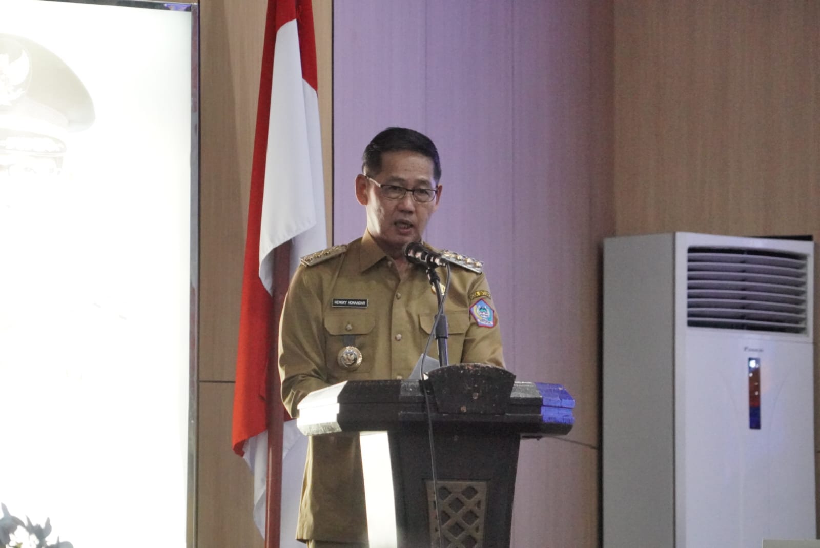 Hengky Honandar