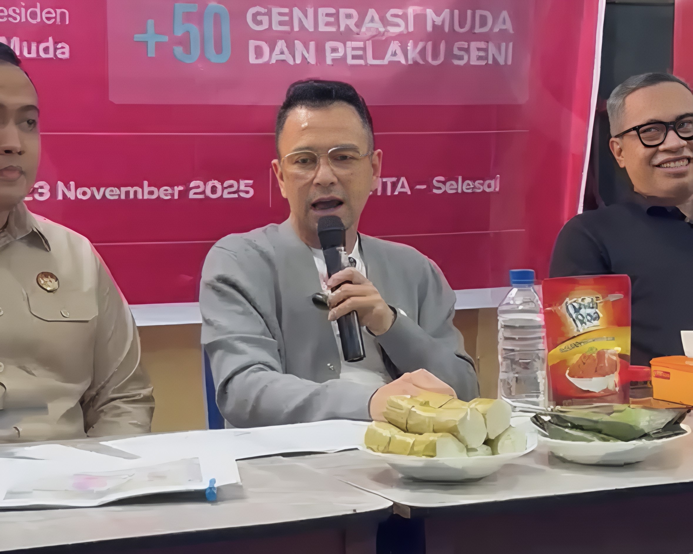 Raffi Ahmad hadiri diskusi UKP Mendengar di Jarod Manado, Minggu (23/11)