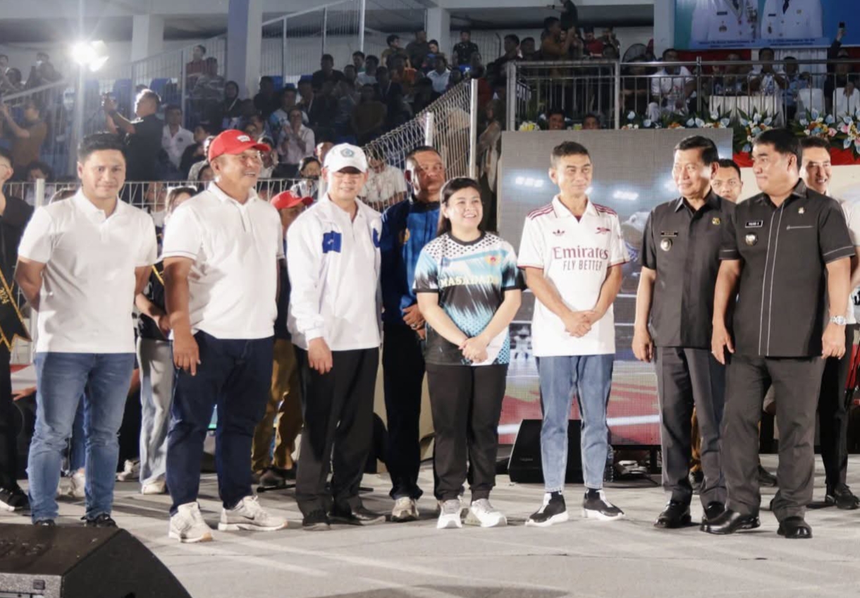 Wali Kota Bitung Hengky Honandar menghadiri acara penutupan Porprov XII Sulut 2025 di Stadion Klabat Manado.(Dok Istimewa)