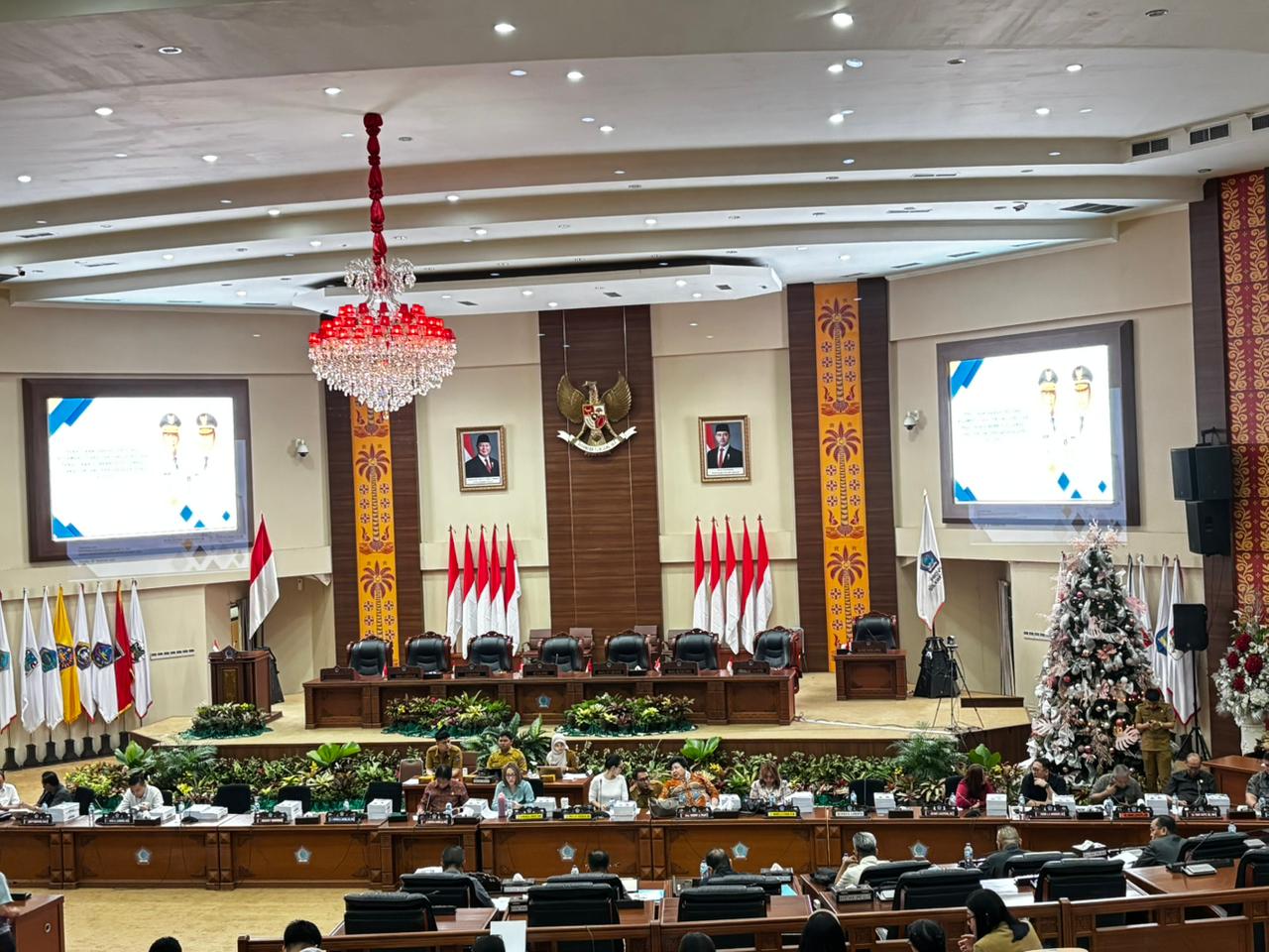 Pembahasan RAPBD 2026 antara Banggar dan TAPD, Selasa (25/11).