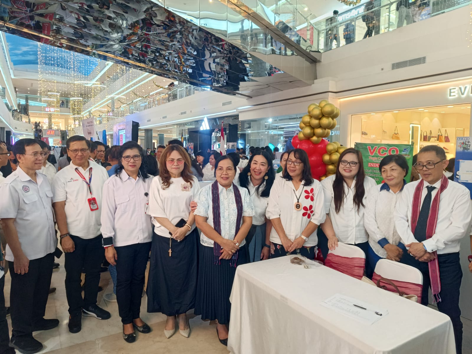 Booth Unit Penunjang Akademik Pengembangan Karir dan Kewirausahaan saat mengikuti Unsrat Expo 2025, belum lama ini.