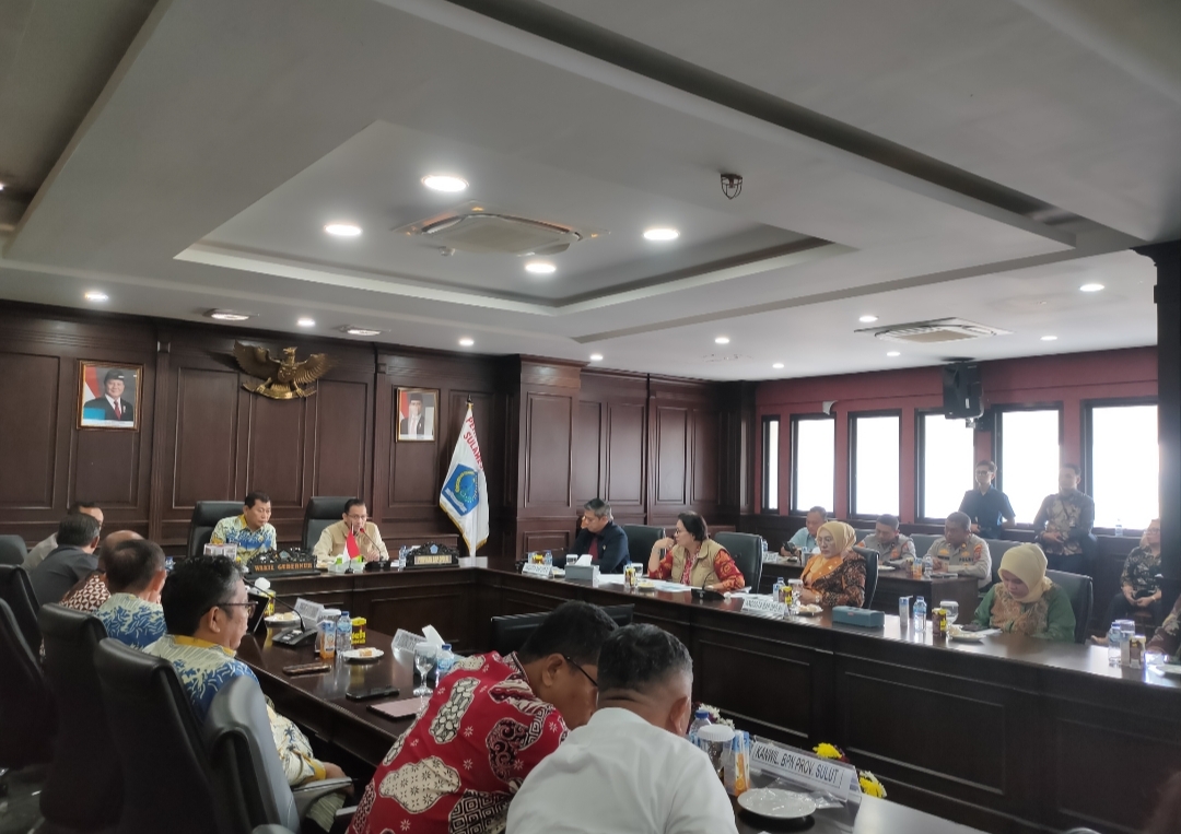 KOLABORASI: Tim BAP DPD RI saat menggelar RDPU bersama Pemprov Sulut dan Stakeholder terkait.