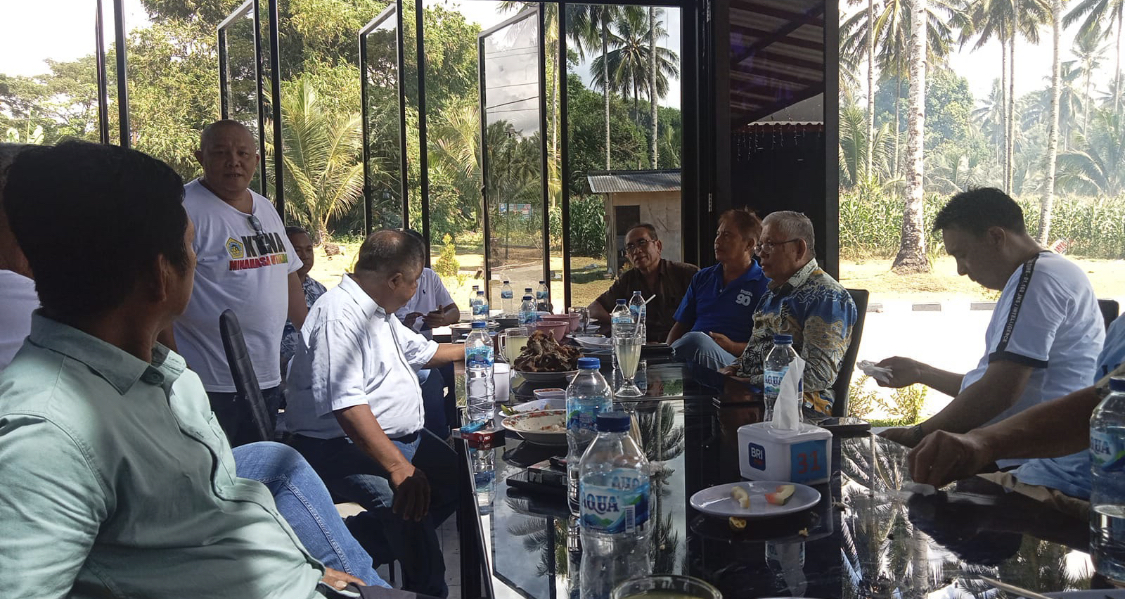 KONSOLIDASI: Rapat perdana persiapan Rembung Paripurna KTNA Sulut di Tedu Matuari.