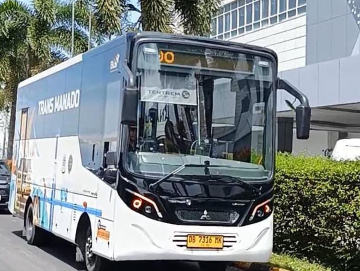 Bus BTS Trans Manado