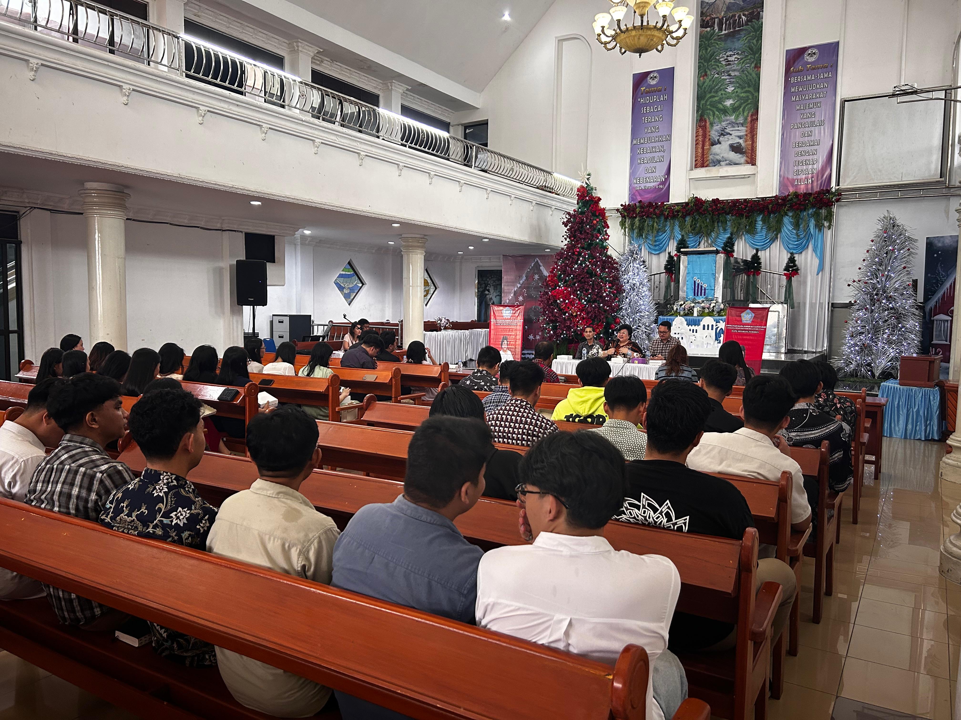 Suasana reses Vonny Paat di Tomohon.