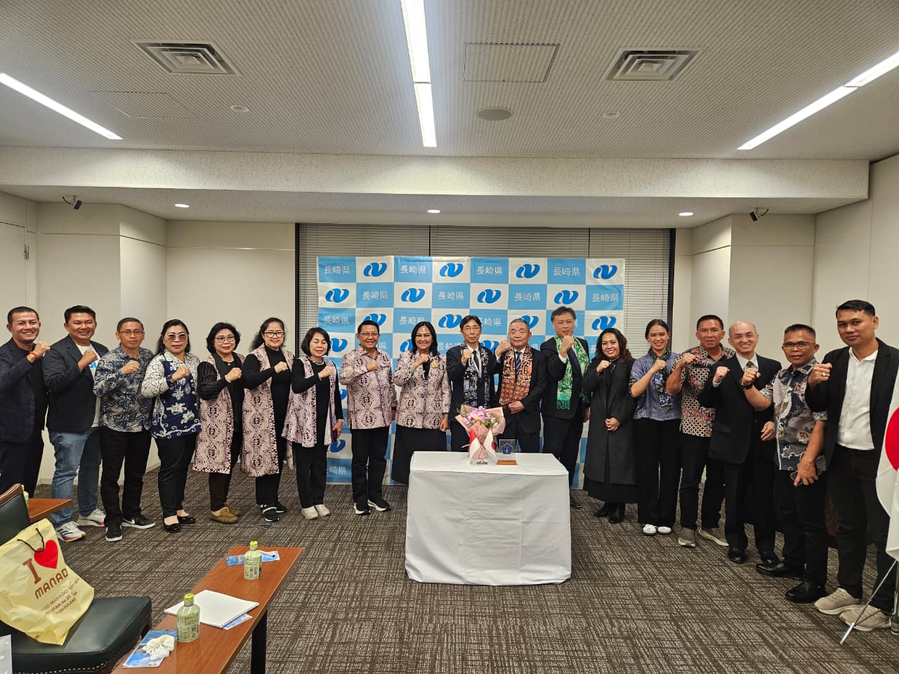 Ny Anik Yulius Selvanus bersama  Pemerintah Prefecture Nagasaki.