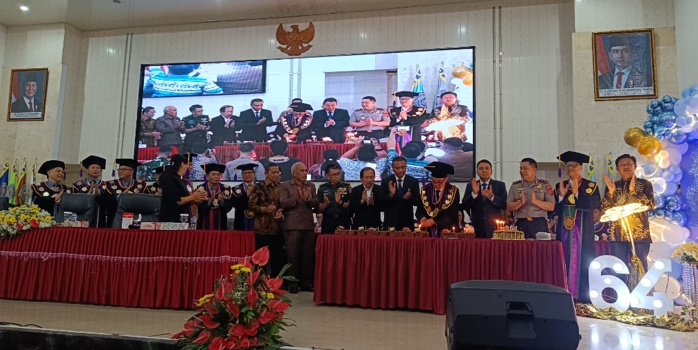 Rektor Prof Berty Sompie memimpin sukacita puncak Dies Natalis ke 64 Unsrat Manado