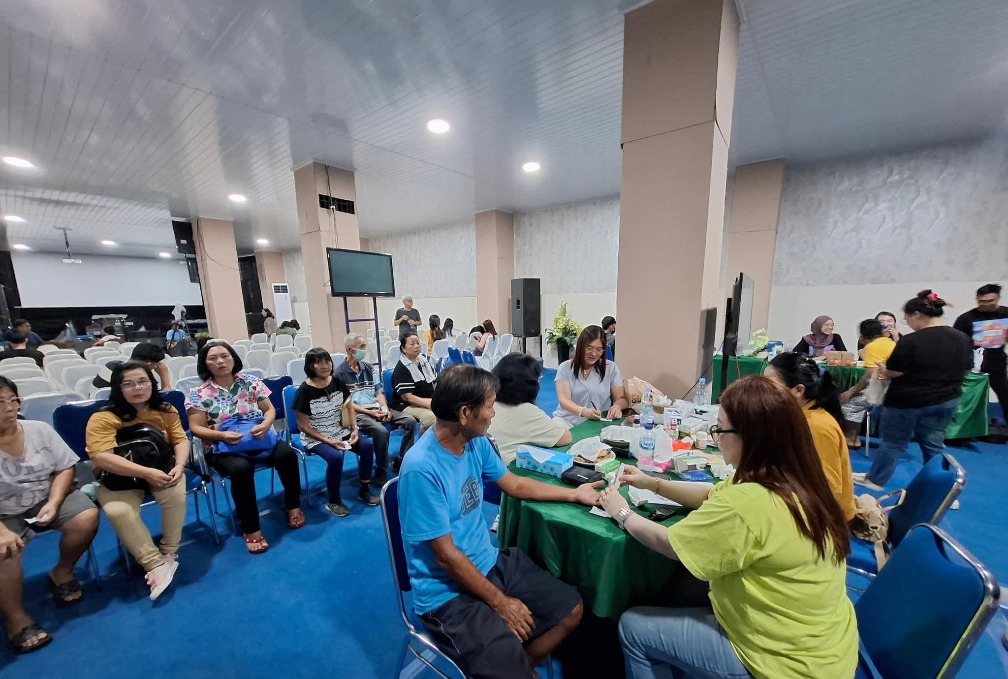 Layanan Pemeriksaan Kesehatan dan Kacamatan Gratis oleh Tim RSM.