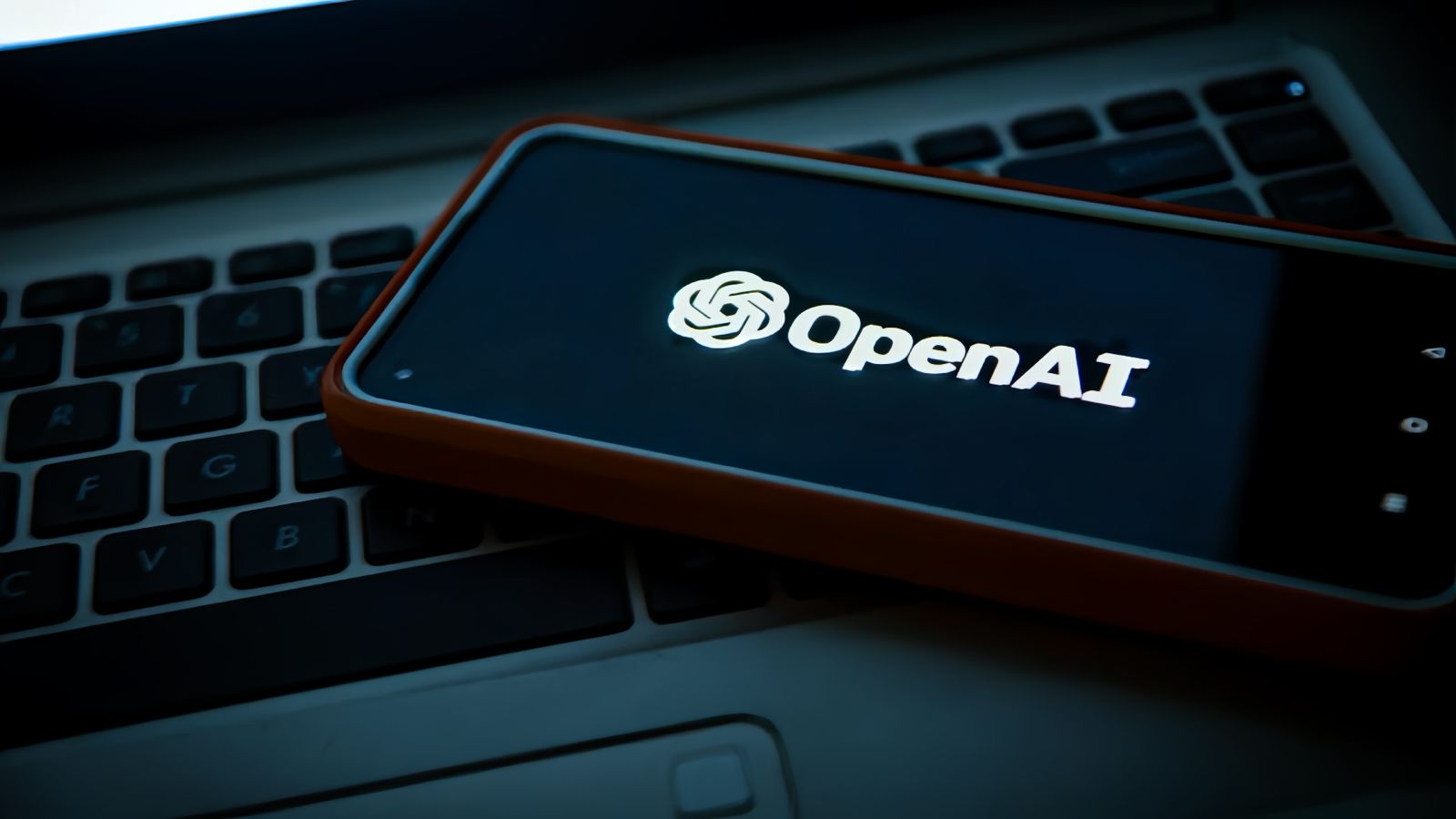 Pengguna ChatGPT Plus heboh karena muncul tampilan mirip iklan, OpenAI langsung beri klarifikasi.