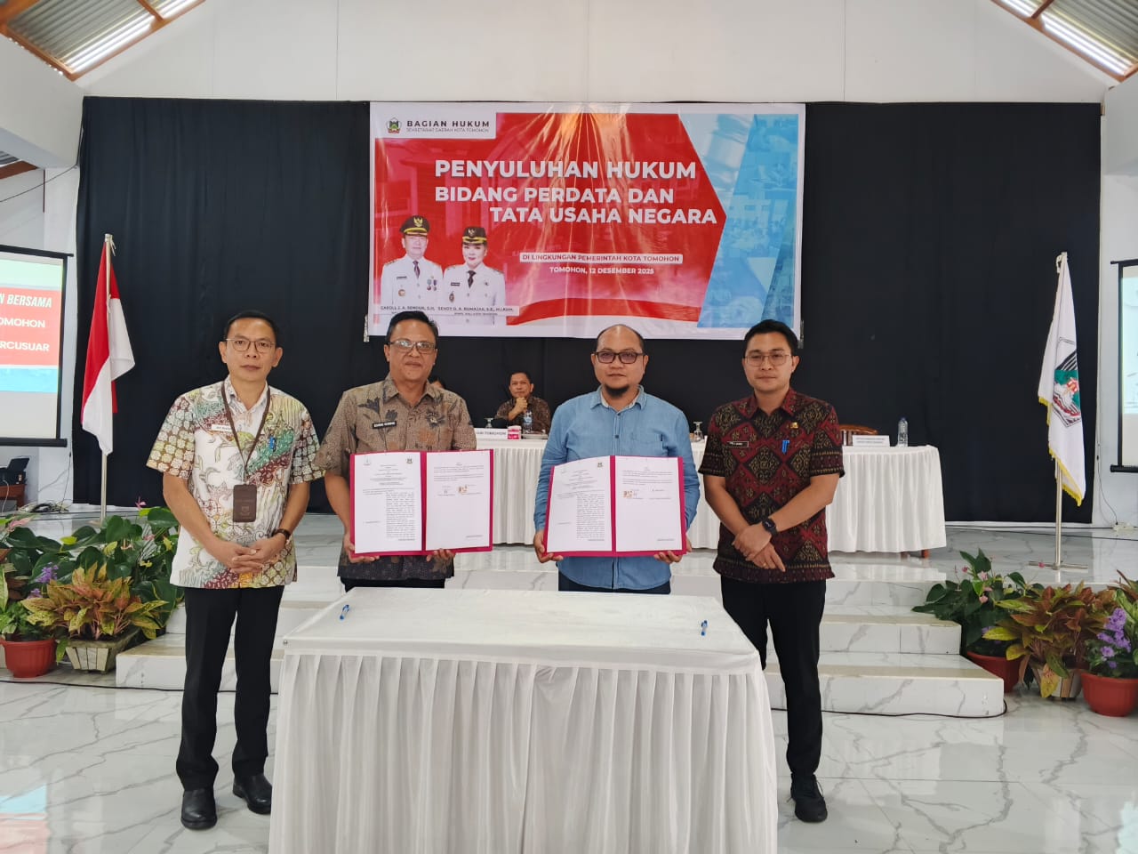 BERMITRA: Jajaran Pemkot Tomohon resmi bermitra dengan Yayasan Cahaya Mercusuar Indonesia dalam hal penjaminan akses bantuan hukum gratis bagi warga kurang mampu. Dok istimewa