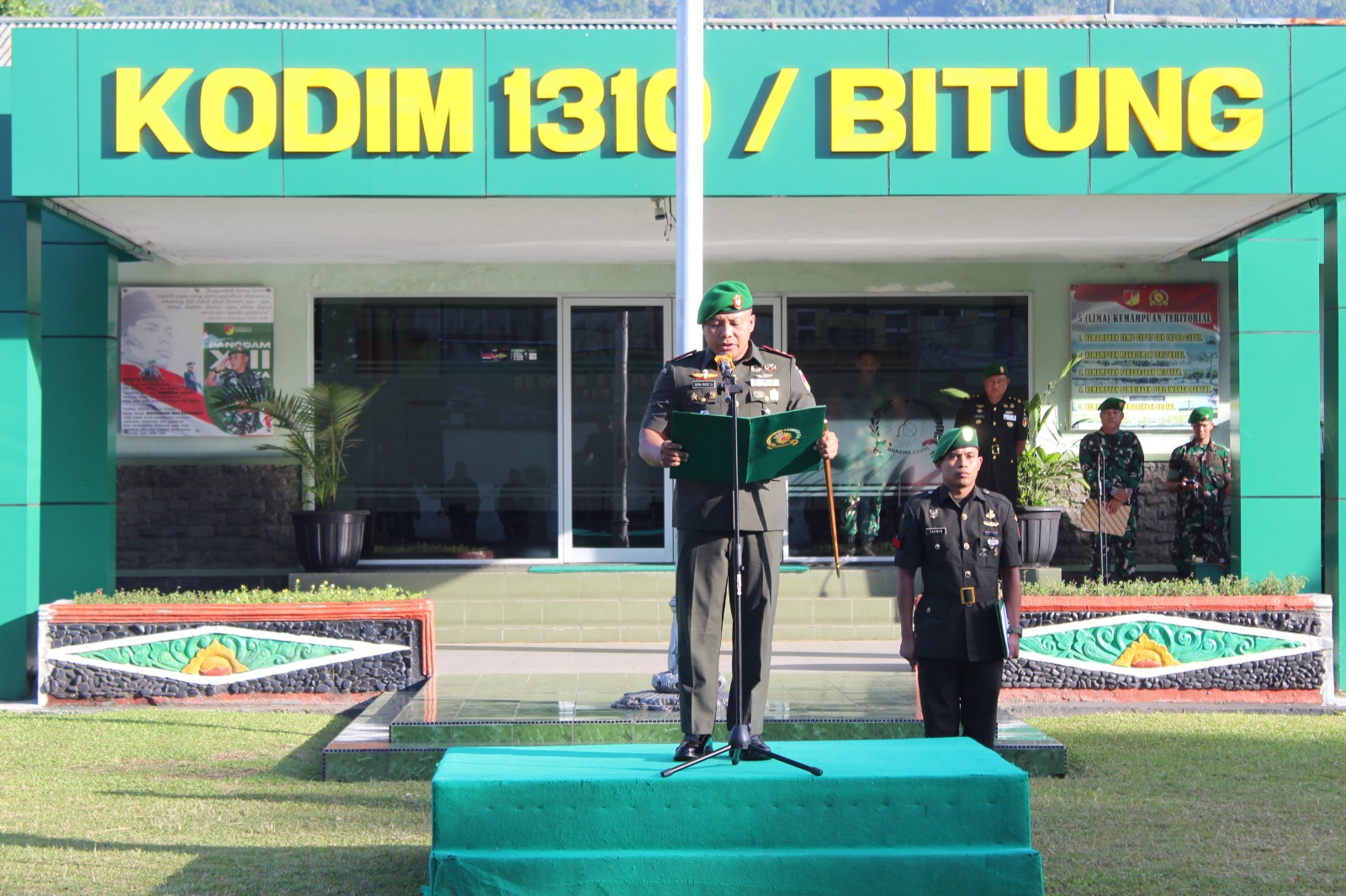 Dandim 1310/Bitung Letkol Inf Dewa Made DJ bertindak sebagai Inspektur Upacara  Peringatan Hari Juang TNI AD Tahun 2025.(Dok Istimewa)