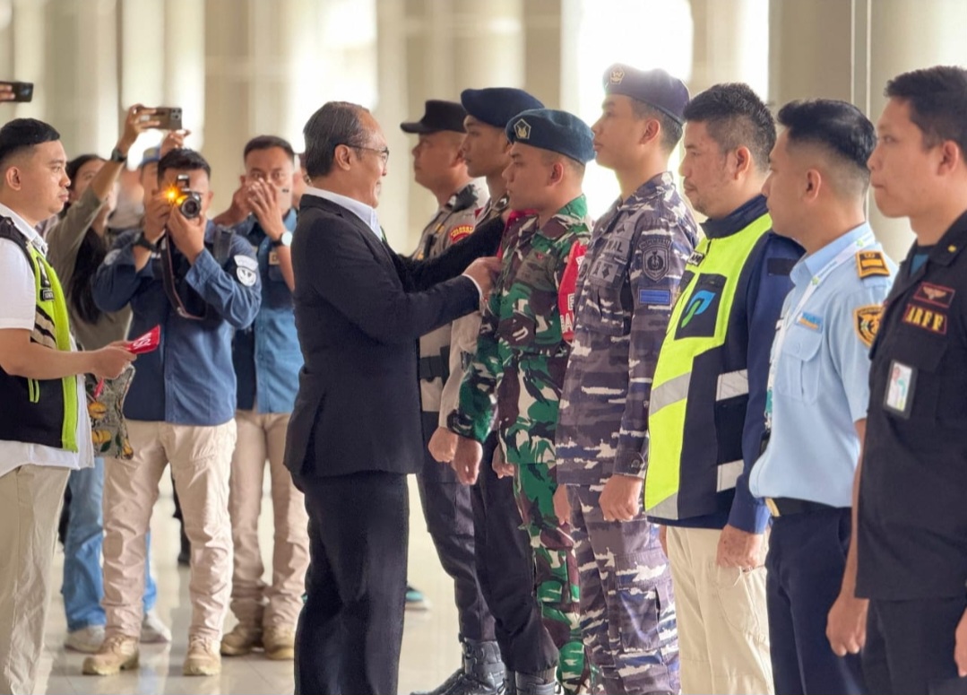 Pembukaan Posko Nataru di Bandara Internasional Samrat Manado, Senin (15/12).