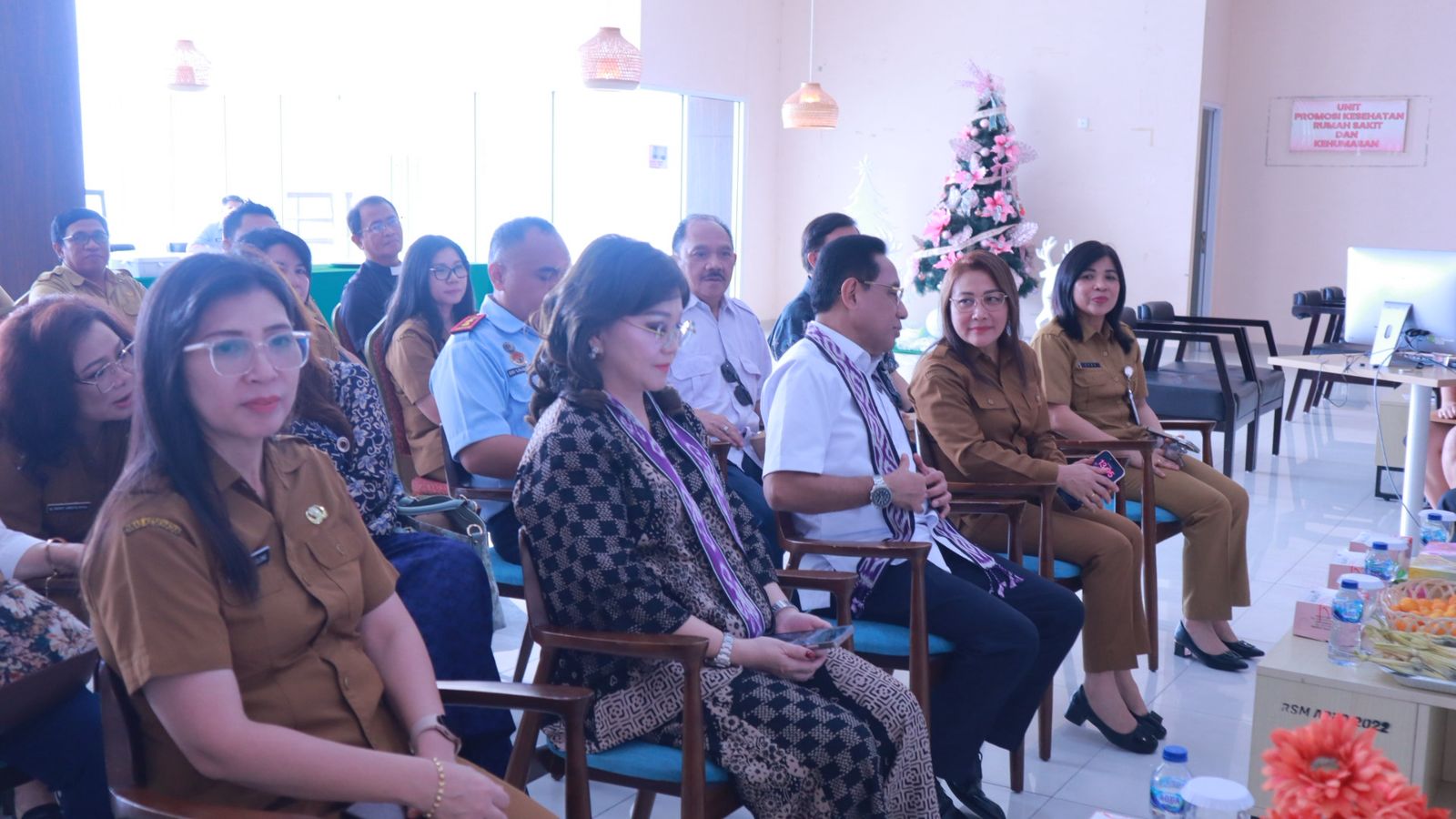BERI DUKUNGAN: Kunjungan Wamenkes ke RSM disambut Plt Direktur dr Linda Matali dan jajaran.