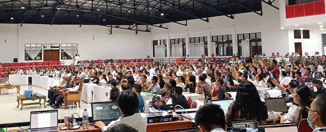 Voting yang dilakukan peserta di SMST ke 38 GMIM yang sementara berlangsung di Jemaat Inspirasi Tomohon