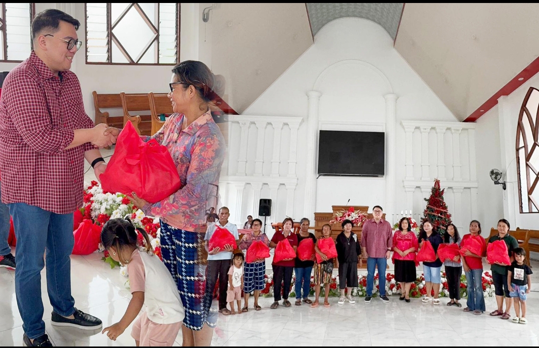 Pnt Rio Dondokambey saat berbagi kasih bagi mereka yang membutuhkan