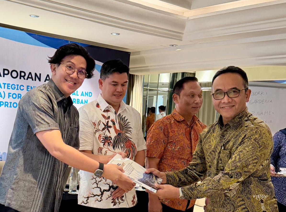 Kepala Dinas PUTR Kota Bitung Rizal Sompotan saat mengikuti kegiatan Bappenas di Jakarta.(Dok Istimewa)