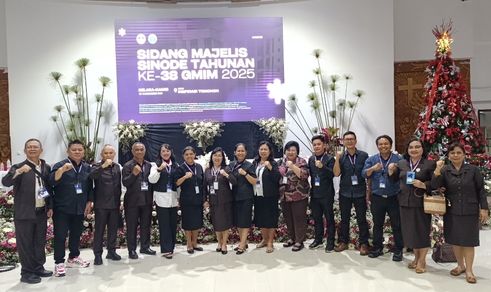 Sukacita panitia SMST ke 38 GMIM yang berlangsung di Rayon Tomohon, usai ibadah penutupan