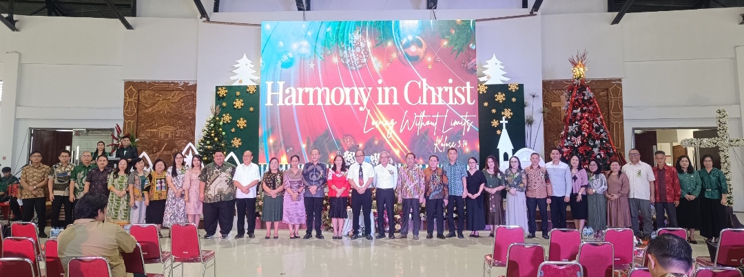 Sukacita dari ibadah perayaan menyambut Natal keluarga besar Yayasan Medika GMIM