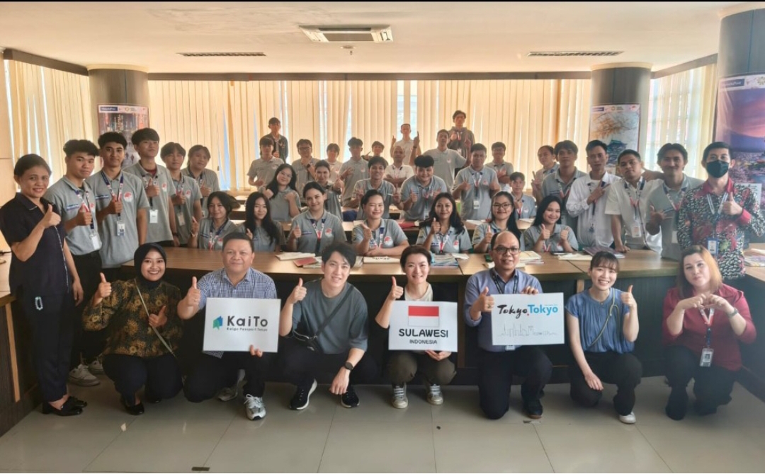Foto bersama dengan peserta pelatihan calon pekerja migran Indonesia asal Sulawesi Utara di Manado Post