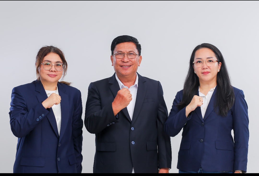 PIMPINAN KONI SULUT: Ketua Umum KONI Sulawesi Utara Brigjen TNI (Purn) Bonifacius Jerry Waleleng (tengah) Sekretaris Umum Dr Magdalena Wullur SE MM MAP CMILT (kiri), Bendahara Umum Amelia Tungka.