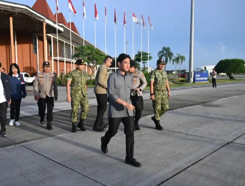 Wapres Gibran saat akan memulai kunjungan ke Sumut dan Manado 21-23 Desember. (Setpres)