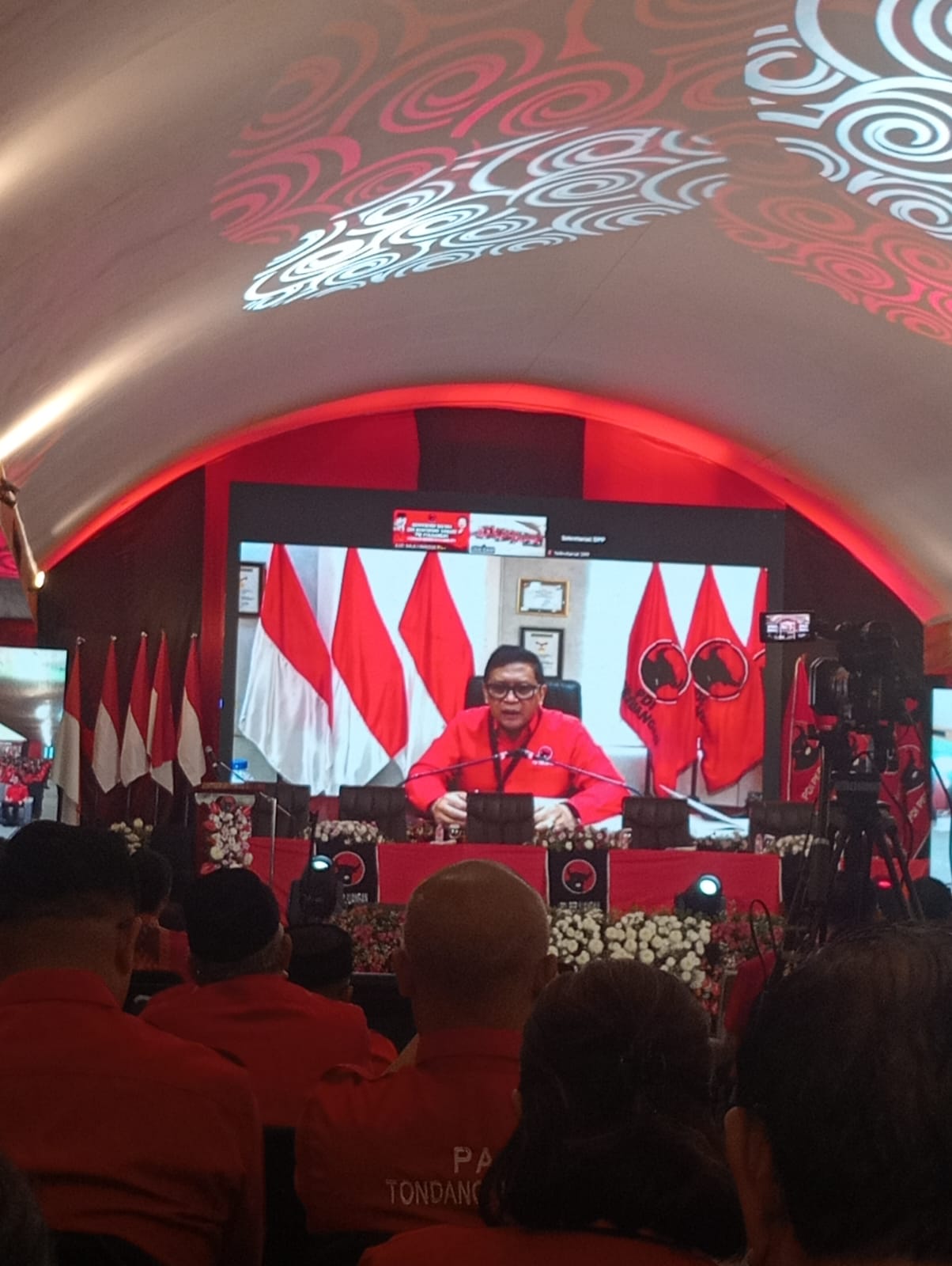 KONFERDA: Pelaksanaan Konferda dibuka oleh Sekjen PDI P Hasto Kristiyanto di Yama Hotel Tondano, Selasa (23/12/2025).
